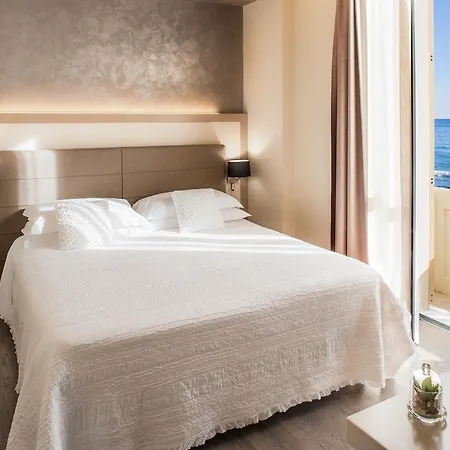 Hotel Savoia Alassio Extérieur photo